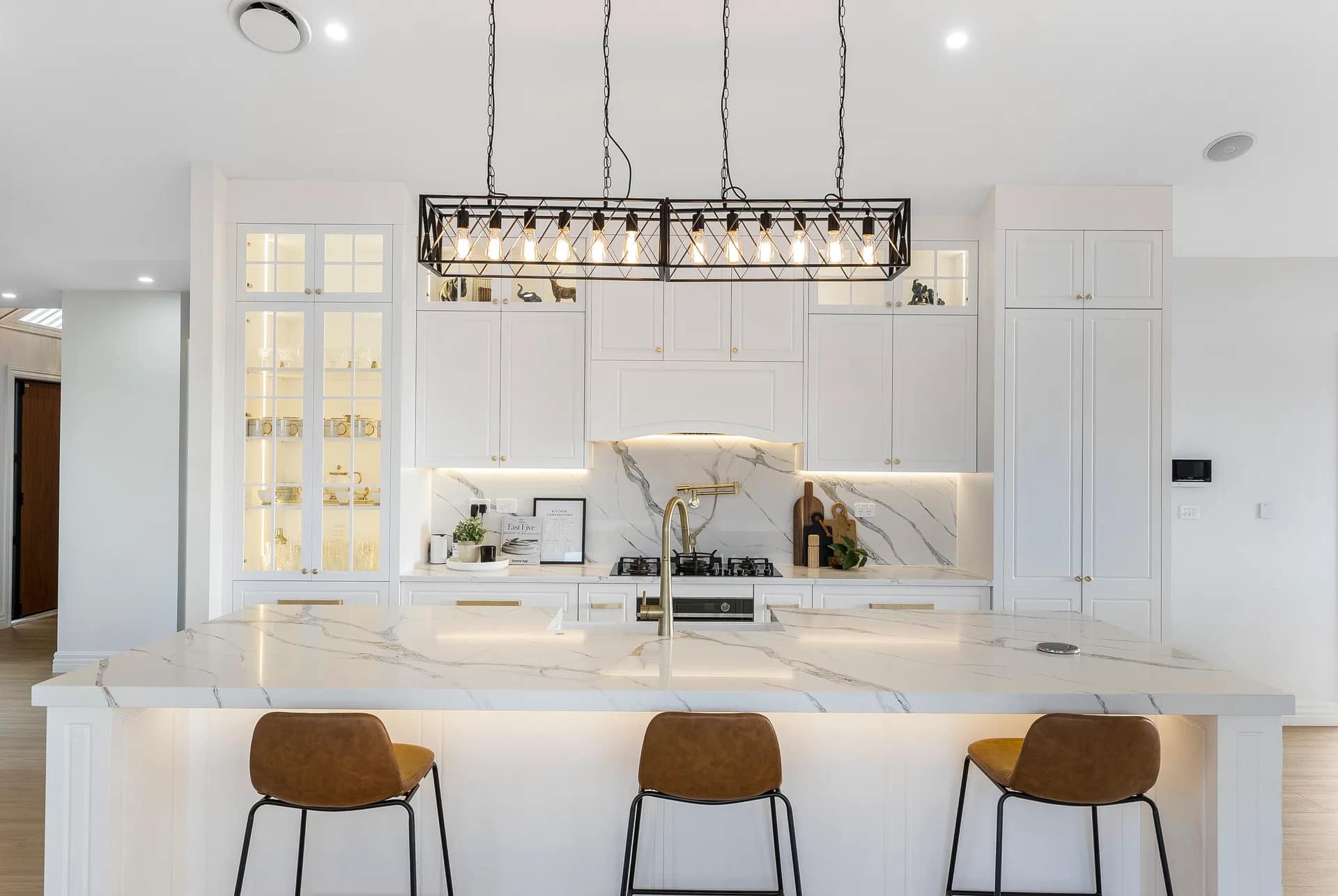 Top Hawk Builders — decking and indoor-outdoor connection — Auckland residential project photography