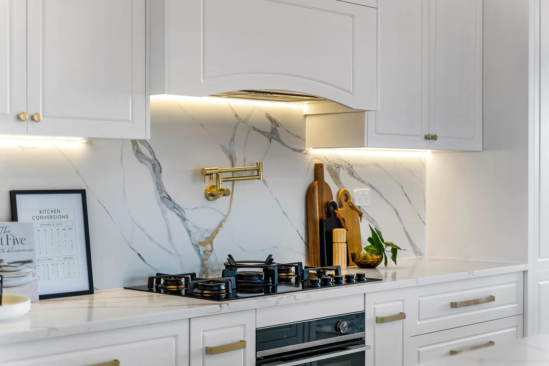 Top Hawk Builders — decking and indoor-outdoor connection — Auckland residential project photography