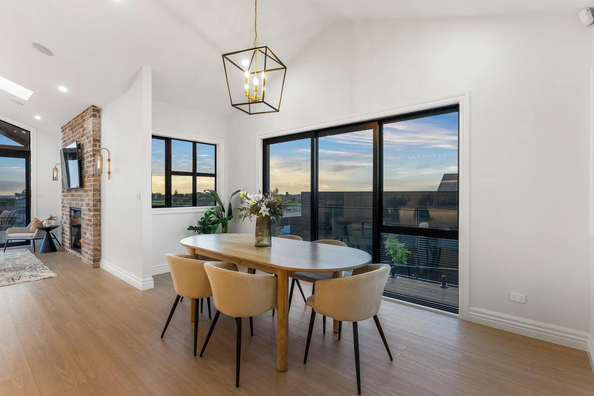 Top Hawk Builders — decking and indoor-outdoor connection — Auckland residential project photography